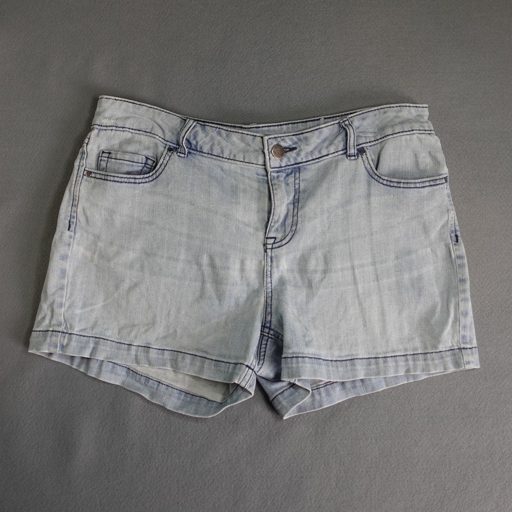 Elle Denim Shorts Light Wash Minimalist Boho Y2K Blue Cotton Blend Size 12‎